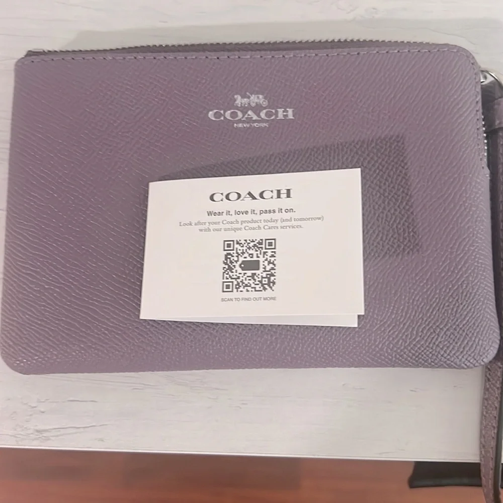Coach Wristlet NWT - Picture 5 of 5